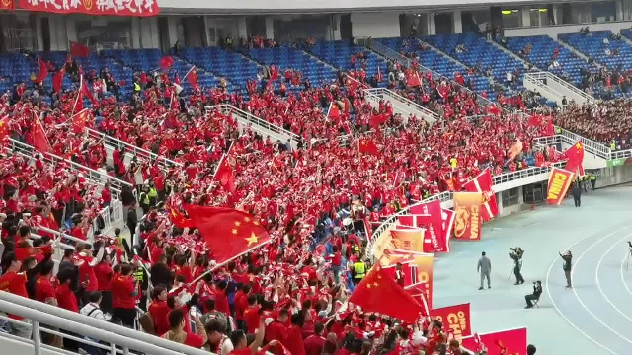 开云体育官网平台-包含著名足球赛事再掀狂欢，球迷热情高涨的词条
