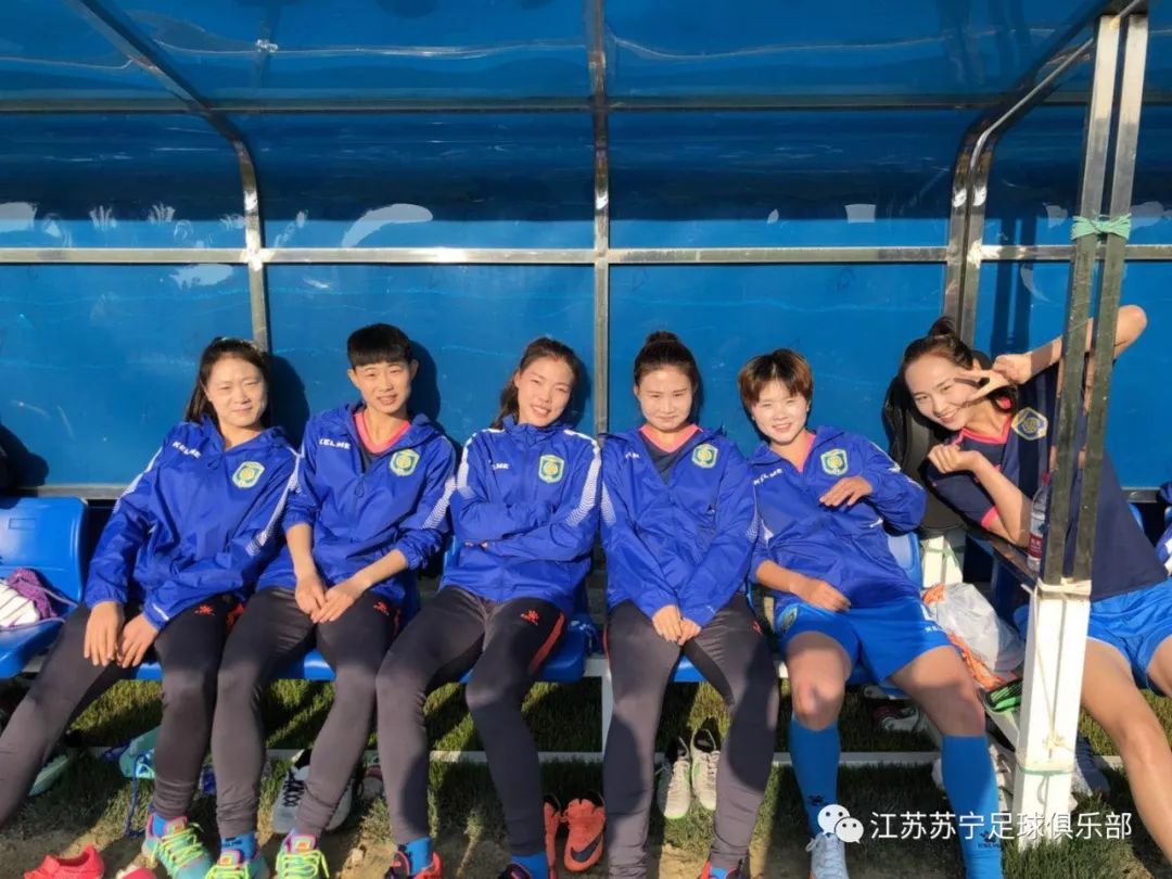 关于阿根廷女足稳居榜首，实力碾压对手晋级足协杯半决赛的信息